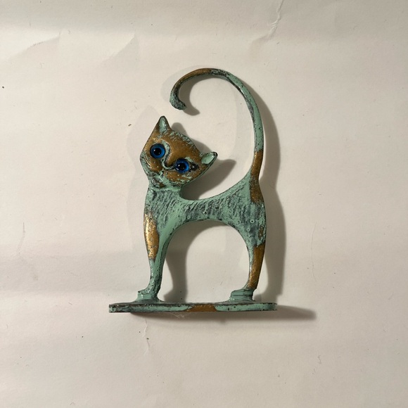 Vintage Bronze Cat Ring Holder - Picture 3 of 3